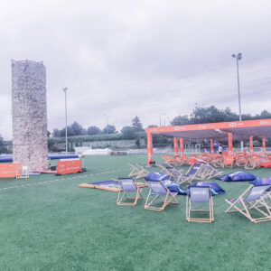 Le mur escalade mobile est une animation idéale pour mettre en valeur votre évènement et vos animations. C'est une animation originale, ludique et également tout public. Tout le monde le remarque grâce à son visuel et sa hauteur.