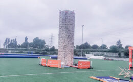 Le mur escalade mobile est une animation idéale pour mettre en valeur votre évènement et vos animations. C’est une animation originale, ludique et également tout public. Tout le monde le remarque grâce à son visuel et sa hauteur.