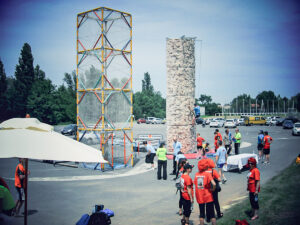 Le mur escalade mobile est une animation idéale pour mettre en valeur votre évènement et vos animations. C'est une animation originale, ludique et également tout public. Tout le monde le remarque grâce à son visuel et sa hauteur.