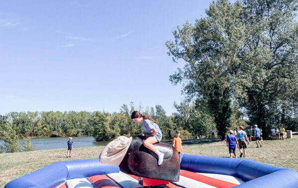 Taureau mécanique gonflable
