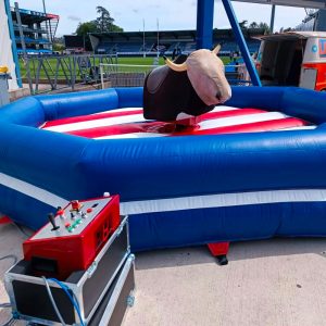 id2loisirs propose le taureau rodéo mécanique gonflable en location, activité pour les enfants, les ados et les adultes sur Toulouse et toute la France