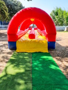 id2loisirs propose le ventriglisse double piste gonflable pour les enfants, les ados et les adultes sur Toulouse et toute la France
