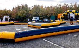 id2loisirs propose le circuit gonflable en location, activité pour les enfants sur Toulouse et toute la France