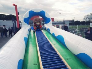 activite jeu gonflable piste de luge id2loisirs