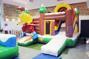 activité jeu gonflable enfant multiplay skieur id2loisirs