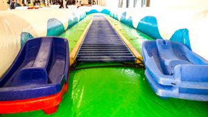 id2loisirs propose la piste de luge gonflable pour les enfants, les ados et les adultes sur Toulouse et toute la France