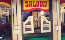 chateau gonflable complexe saloon jeux gonflables id2loisirs