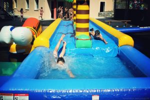 location du ventriglise Palmiers double pistes, jeu d'eau gonflable pour enfants et adultes sur Toulouse et toute la France proposé par id2loisirs