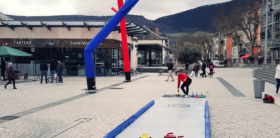 Curling piste synthétique