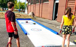 location jeu piste curling-synthétique jeux enfants ados adultes id2loisirs Toulouse France