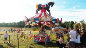 Carrousel manège gonflable activités jeux id2loisirs