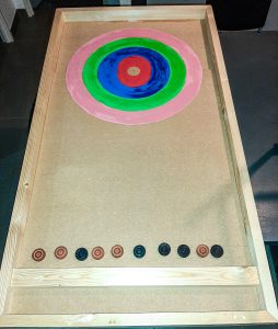 id2loisirs propose la location du jeu en bois le tir dans le mille sur Toulouse et toute la France