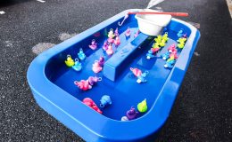 id2loisirs propose l’activité et jeu de pêche aux canards pour les enfants sur Toulouse et toute la France