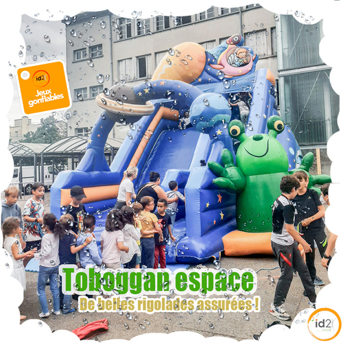 Ce toboggan gonflable Espace est assez impressionnant par sa taille mais convient bien aux enfants dès le plus jeune âge. L’esprit aventureux et intrépide de nos enfants prend très vite le pas sur les premières appréhensions